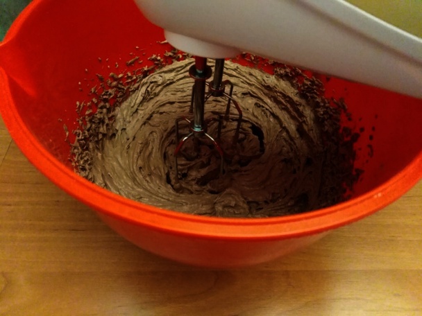 Torta s čokoládovou plnkou k narodeninám (fotorecept) - obrázok 2