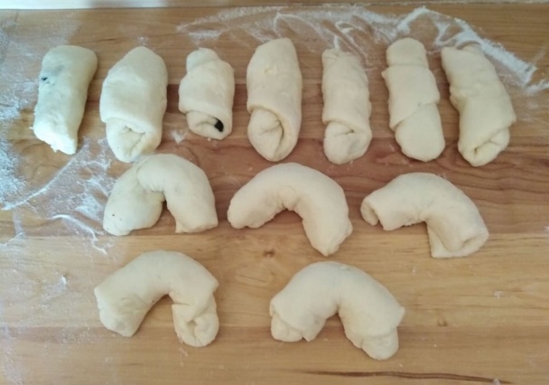 Makové rožky zo šľahačkového cesta (fotorecept) - obrázok 8