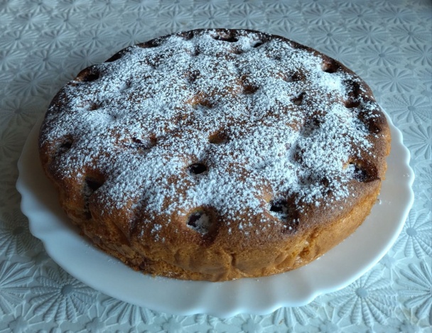 Višňová bublanina v okrúhlej forme - obrázok 3