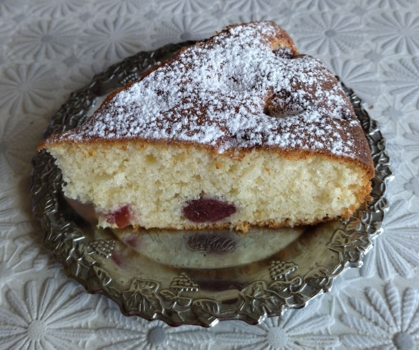 Višňová bublanina v okrúhlej forme - obrázok 5