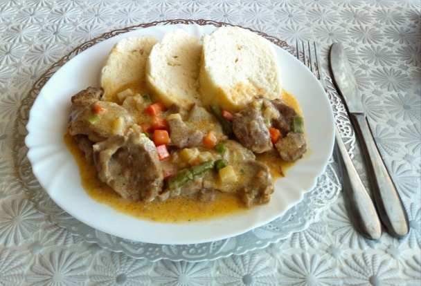 Bravčová krkovička so zeleninou na kyslej smotane (fotorecept) - obrázok 10