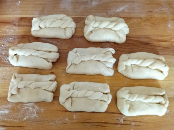 Tvarohové koláčiky s vrkočom na vrchu (fotorecept) - obrázok 14
