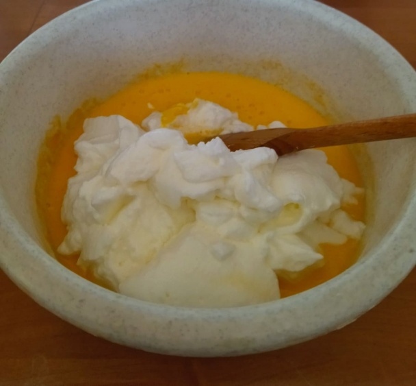 Trojfarebný pudingový koláč bez múky (fotorecept) - obrázok 2