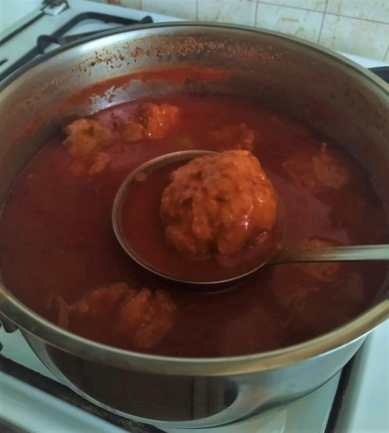 Mäsové guľky v paradajkovej omáčke - obrázok 4