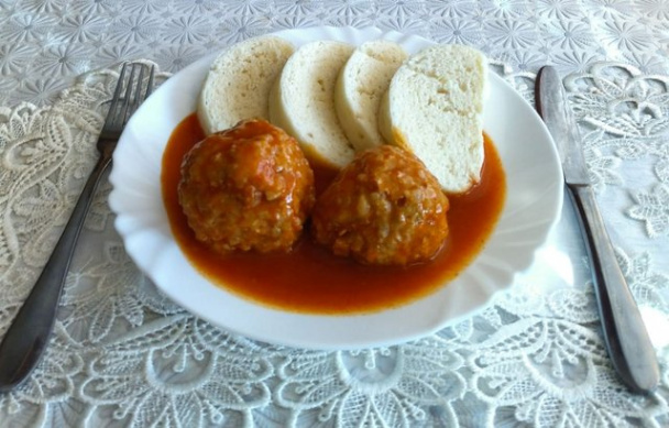 Mäsové guľky v paradajkovej omáčke - obrázok 5