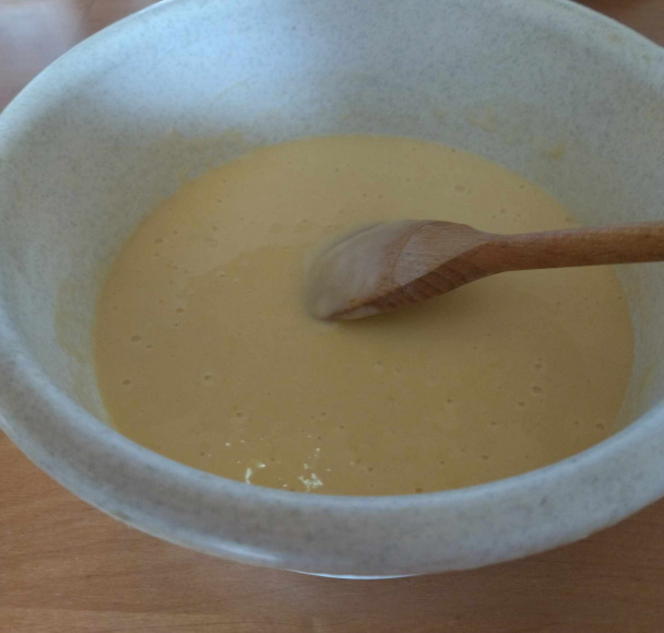 Broskyňovo-tvarohový koláč s orieškami navrchu (fotorecept) - obrázok 1