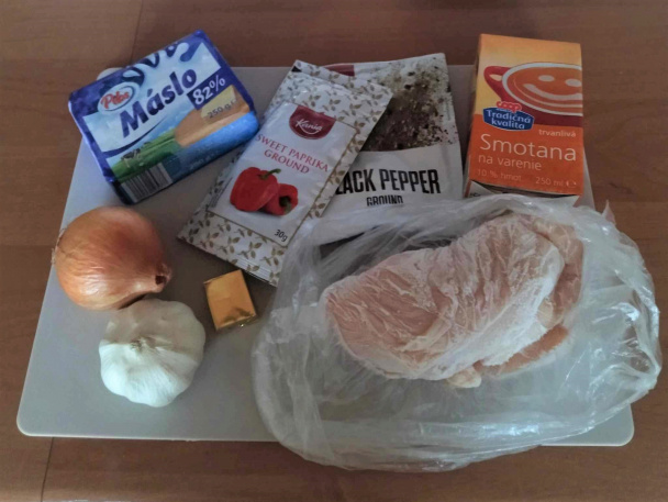 Kuracie prsia na šampiňónoch so zemiakmi - obrázok 1