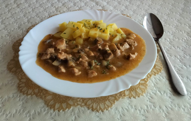 Kuracie prsia na šampiňónoch so zemiakmi - obrázok 5