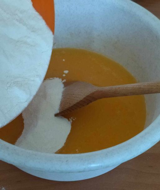 Jablkovo-orechový koláč so skrytou plnkou (fotorecept) - obrázok 2