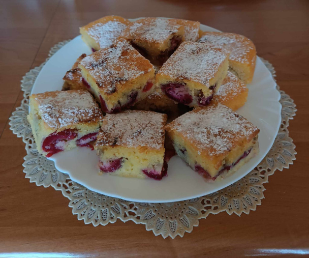 Čerešňová bublanina s pridaním pudingu (fotorecept) - obrázok 7