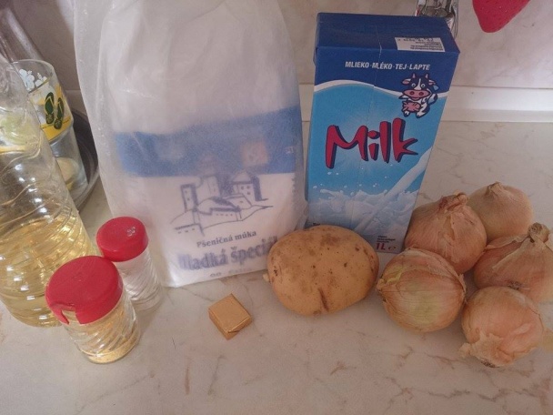 Cibuľová krémová polievka - obrázok 1