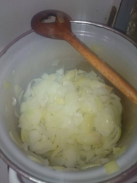 Cibuľová krémová polievka - obrázok 3