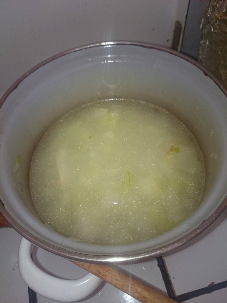 Cibuľová krémová polievka - obrázok 4