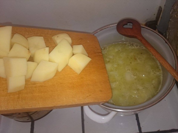 Cibuľová krémová polievka - obrázok 5