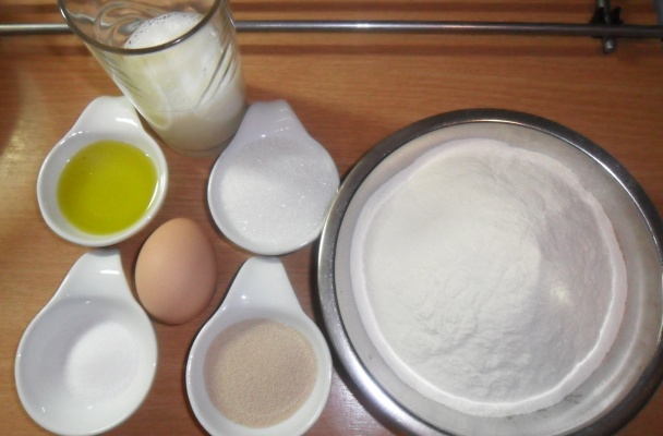 Chlieb s jarnou cibuľkou (fotorecept) - obrázok 1