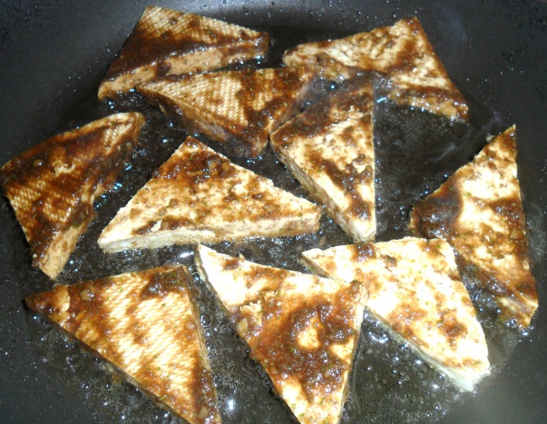 Pikantné tofu, sladká mrkva a arašidová omáčka (fotorecept) - obrázok 4