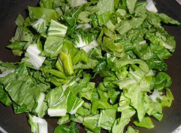 Dvakrát pečené zemiaky s rukolovo - mangoldovým pestom (fotorecept) - obrázok 2