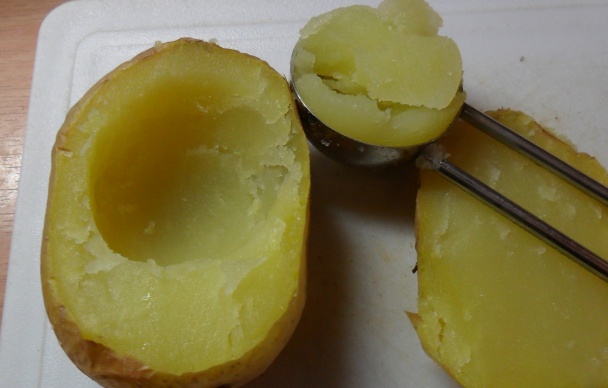 Dvakrát pečené zemiaky s rukolovo - mangoldovým pestom (fotorecept) - obrázok 7