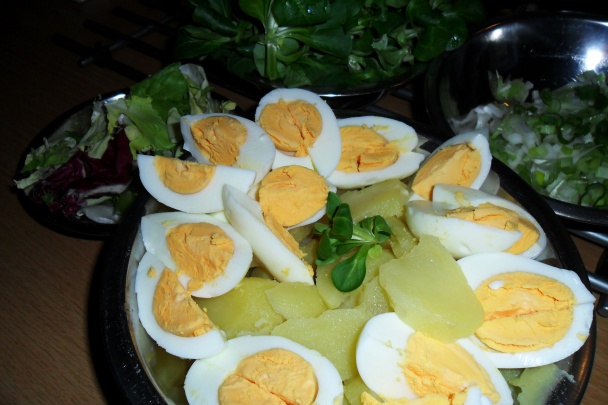 Polníčkový šalát s vajíčkom a zemiakmi (fotorecept) - obrázok 4