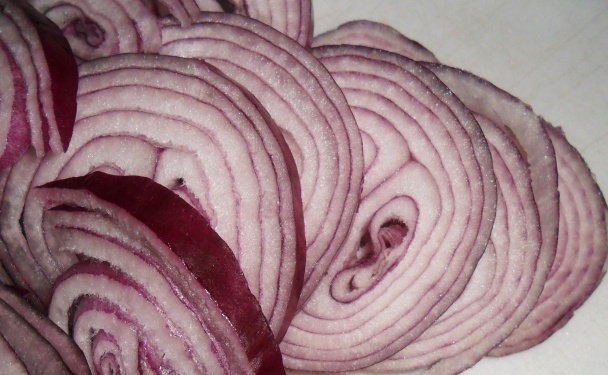 Zapekané zemiaky s cibuľou - ľahšia verzia (fotorecept) - obrázok 3