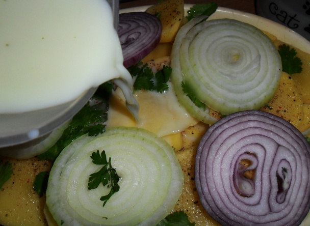 Zapekané zemiaky s cibuľou - ľahšia verzia (fotorecept) - obrázok 7