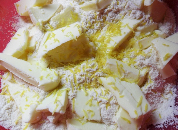 Žĺtkový koláč s vôňou levandule (fotorecept) - obrázok 2