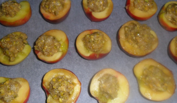 Nektarinky s pistáciami a ružová pena (fotorecept) - obrázok 4