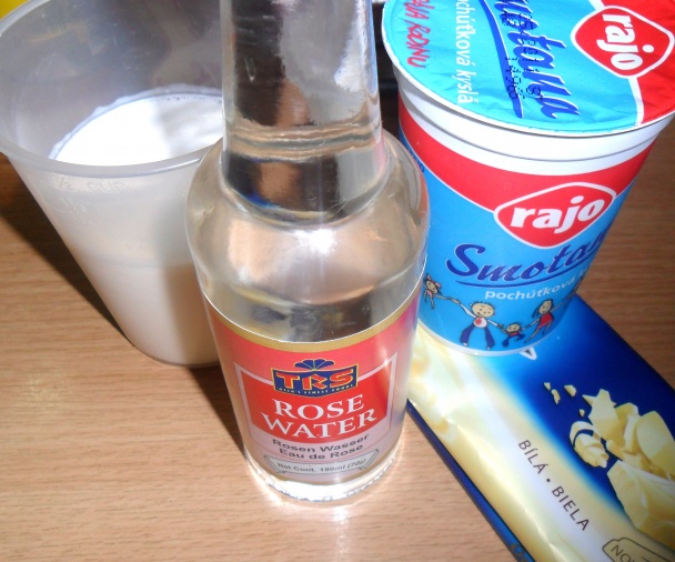 Nektarinky s pistáciami a ružová pena (fotorecept) - obrázok 5