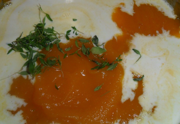 Špagety s mrkvovo- orieškovou omáčkou (fotorecept) - obrázok 4