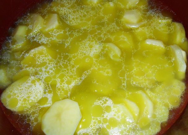 Zemiaky a hrášok so stratenými vajíčkami (fotorecept) - obrázok 5