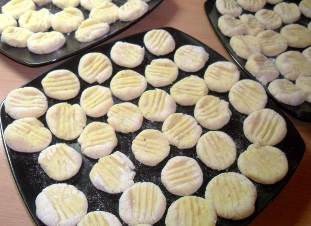 Paštrnákové knedličky s rukolovým pestom (fotorecept) - obrázok 10