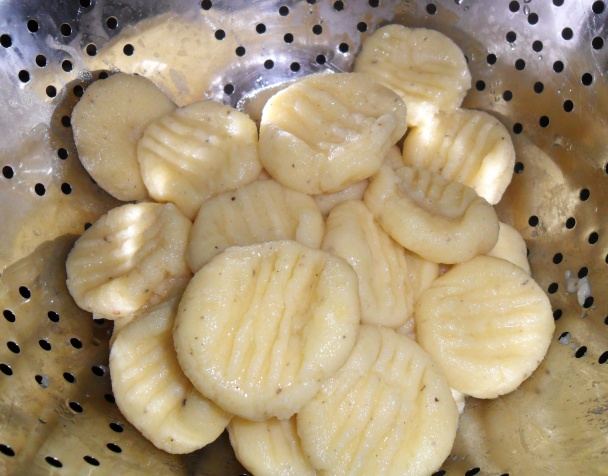 Paštrnákové knedličky s rukolovým pestom (fotorecept) - obrázok 11