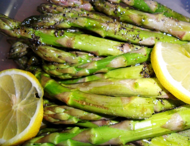 Grilovaná špargľa s omáčkou z vareného žĺtka (fotorecept) - obrázok 1