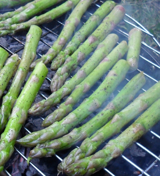 Grilovaná špargľa s omáčkou z vareného žĺtka (fotorecept) - obrázok 2