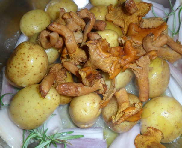 Zemiaky, kuriatka a šalotka s omáčkou z červeného vína (fotorecept) - obrázok 4