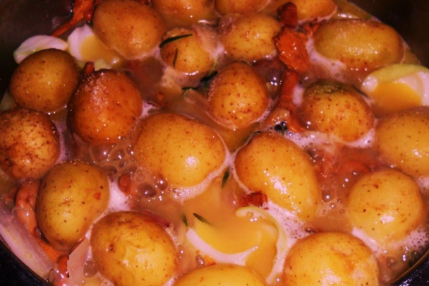 Zemiaky, kuriatka a šalotka s omáčkou z červeného vína (fotorecept) - obrázok 6