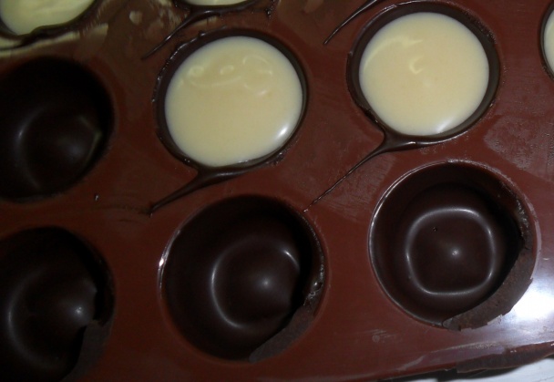 Pralinky s brandy, marcipánom a bielou čokoládou (fotorecept) - obrázok 6