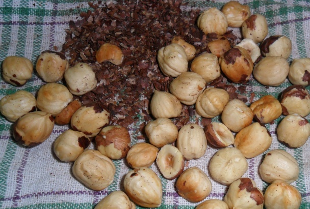 Jahodovo - čokoládovo - orieškové pralinky (fotorecept) - obrázok 4