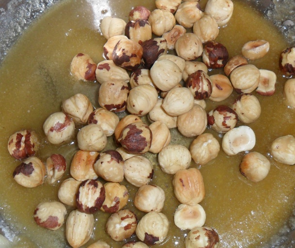 Jahodovo - čokoládovo - orieškové pralinky (fotorecept) - obrázok 5
