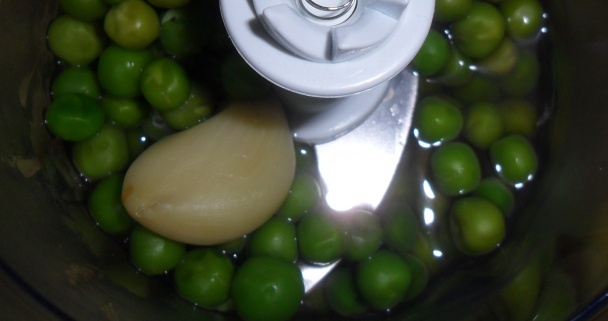 Cuketové ravioli s rýdzikmi, feniklom a hráškovým pyré (fotorecept) - obrázok 13