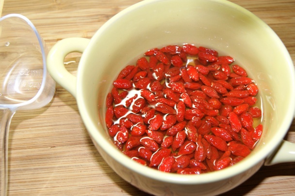 Nepečený orieškovo - mätový koláč (fotorecept) - obrázok 1