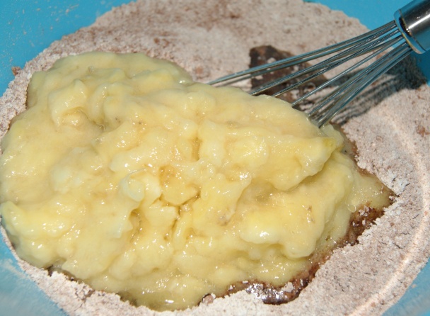 Banánovo - čokoládová bábovka s avokádom (fotorecept) - obrázok 4