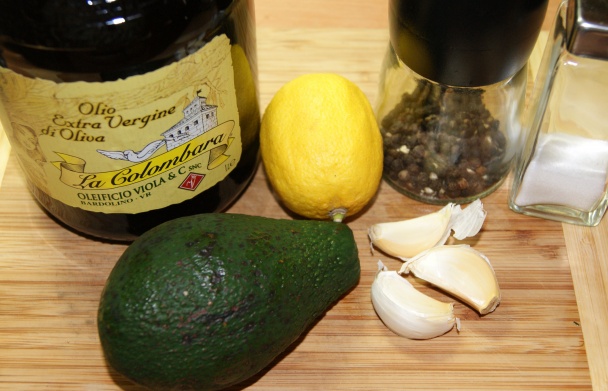 Zemiakový šalát so stonkovým zelerom a avokádom (fotorecept) - obrázok 5