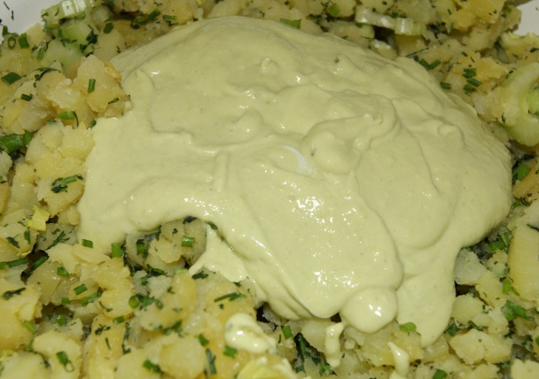 Zemiakový šalát so stonkovým zelerom a avokádom (fotorecept) - obrázok 8