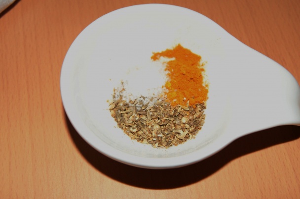 Okra s cibuľou a pikantnou šošovicou (fotorecept) - obrázok 2