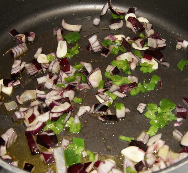 Okra s cibuľou a pikantnou šošovicou (fotorecept) - obrázok 3