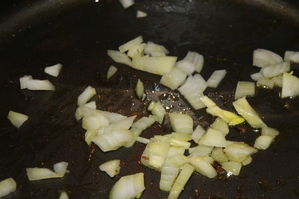 Okra s cibuľou a pikantnou šošovicou (fotorecept) - obrázok 6