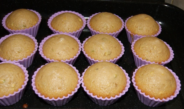 Ružové koláčiky s kokosovou šľahačkou (fotorecept) - obrázok 6