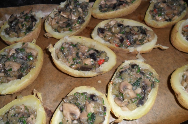 Zemiaky plnené baklažánom a šampiňónmi (fotorecept) - obrázok 12