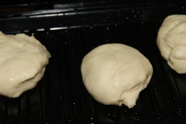 Grilované koláčiky s pažítkovým krémom (fotorecept) - obrázok 3